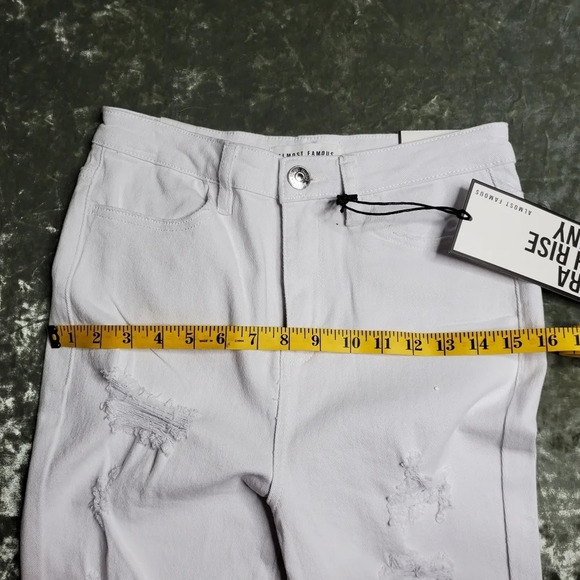Almost Famous White Skinny Jeans - Picture 5 of 6